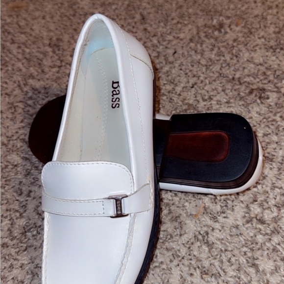 Bass Classic White Leather Loafers - Picture 5 of 5